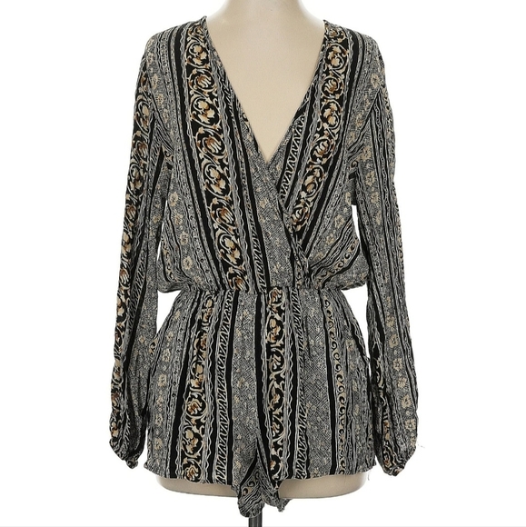 Akira Chicago Patterned Romper - Picture 1 of 5